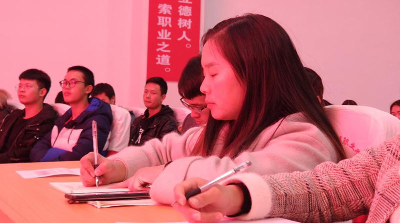 习近平新时代中国特色社会主义思想是党和国家必须长期坚持的指导思想(图3) 习近平新时代中国特色社会主义思想是党和国家必须长期坚持的指导思想(图3)