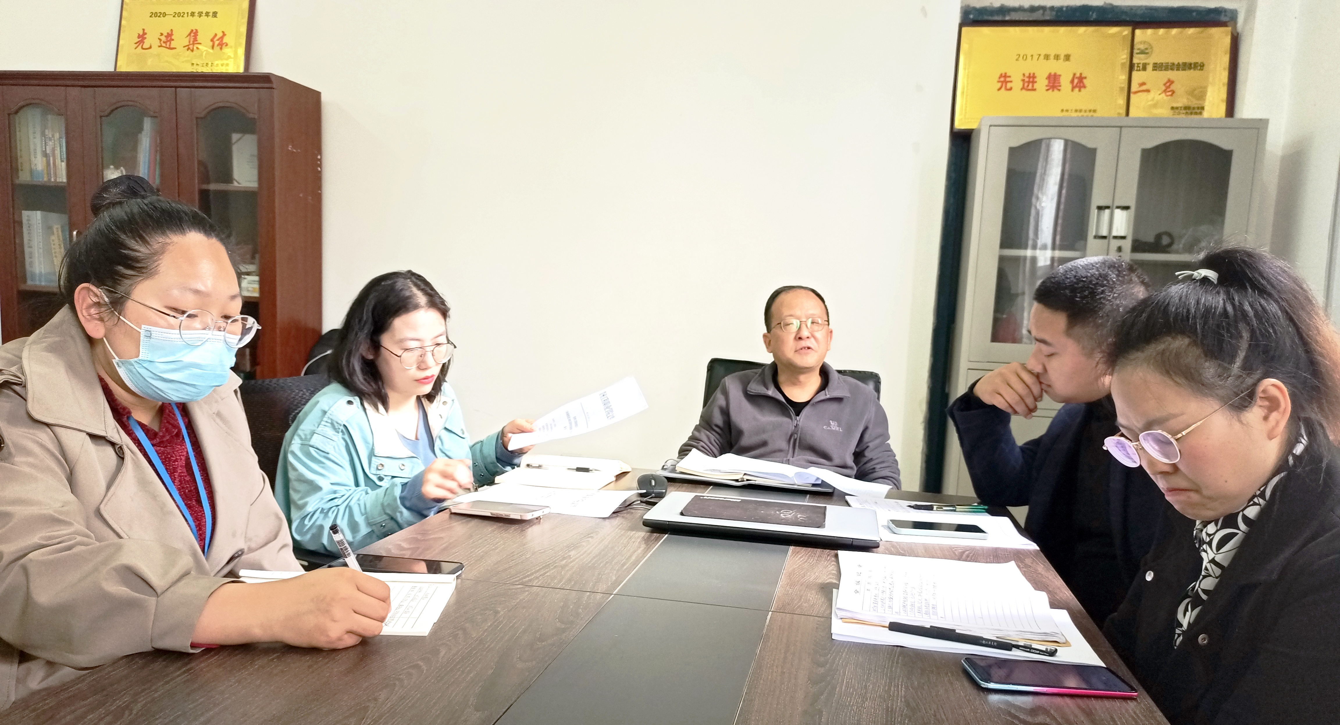 现代服务与管理学院召开2022年春季学期第五次党政联席会(图3) 现代服务与管理学院召开2022年春季学期第五次党政联席会(图3)