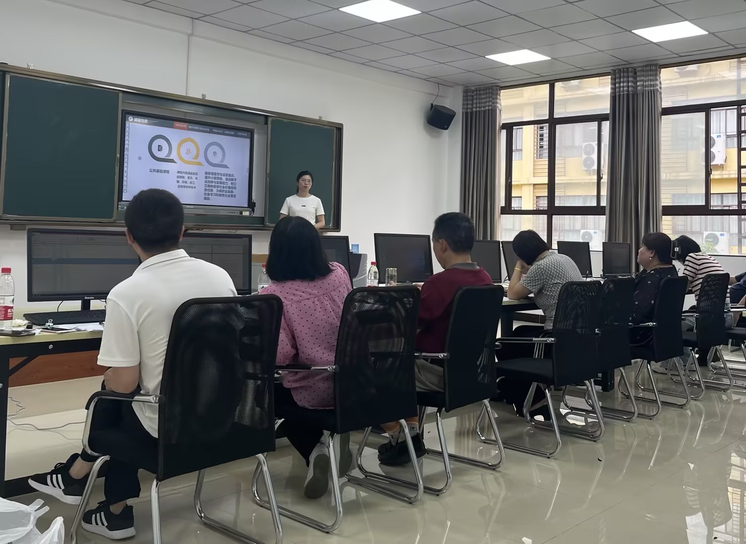 现代服务与管理学院 教学工作简报第5期(图3) 现代服务与管理学院 教学工作简报第5期(图3)