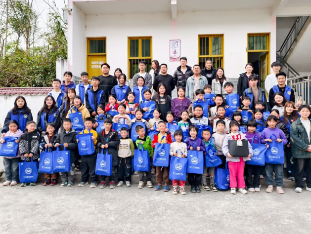 情系乡村教育 携手筑梦未来丨我校团委赴长堡镇硐溪小学开展“微心愿”活动(图1)