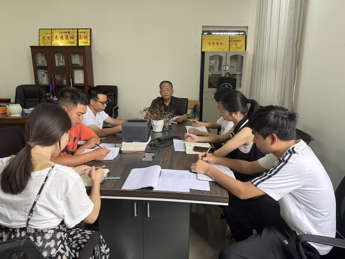 数字经济与信息工程学院2025-2026学年第一学期第一次教学工作例会简报(图2)