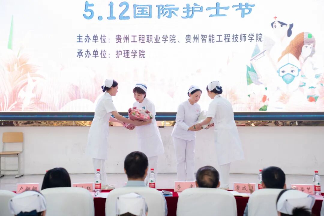 传承南丁格尔精神 共筑护理育人使命——我校举办“5・12”国际护士节活动暨授帽仪式(图3)