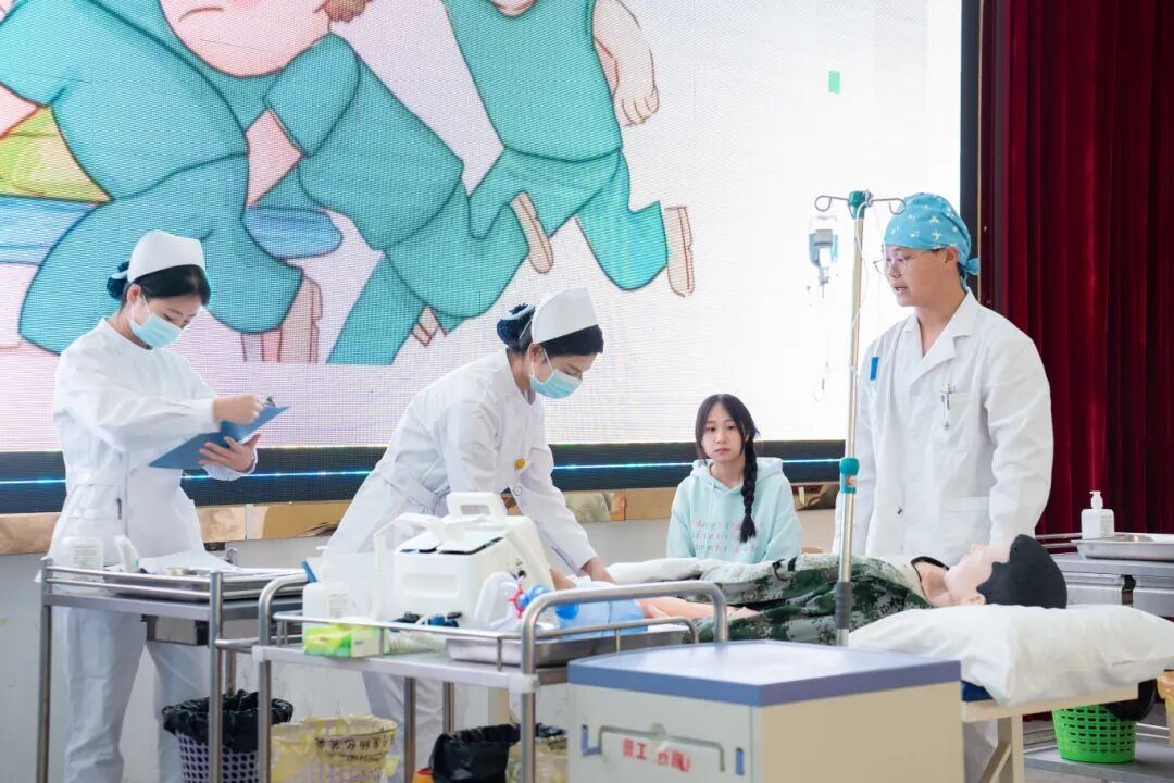 传承南丁格尔精神 共筑护理育人使命——我校举办“5・12”国际护士节活动暨授帽仪式(图7)