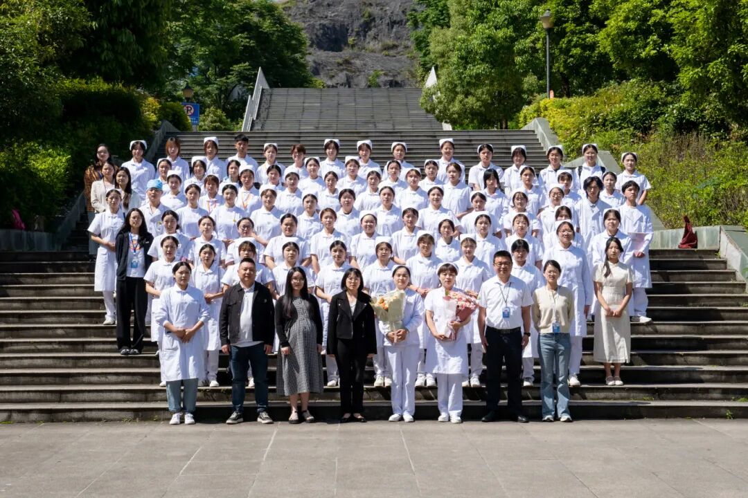 传承南丁格尔精神 共筑护理育人使命——我校举办“5・12”国际护士节活动暨授帽仪式(图10)