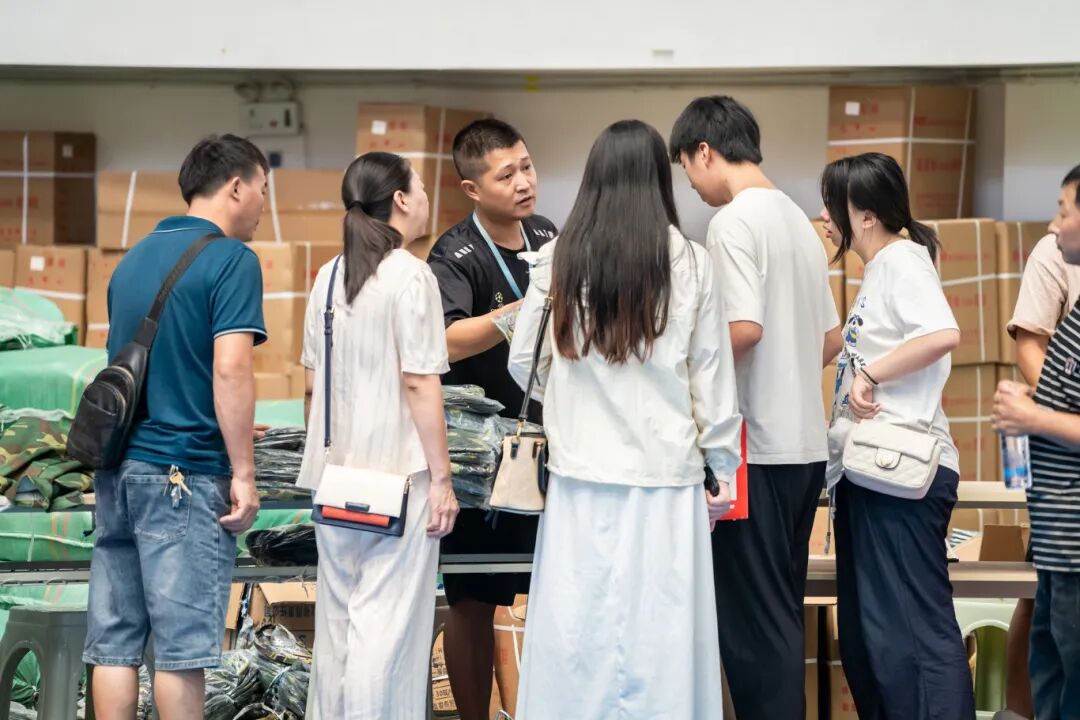 初秋相遇  满“新”欢喜丨直击2025级新生报到现场(图13)