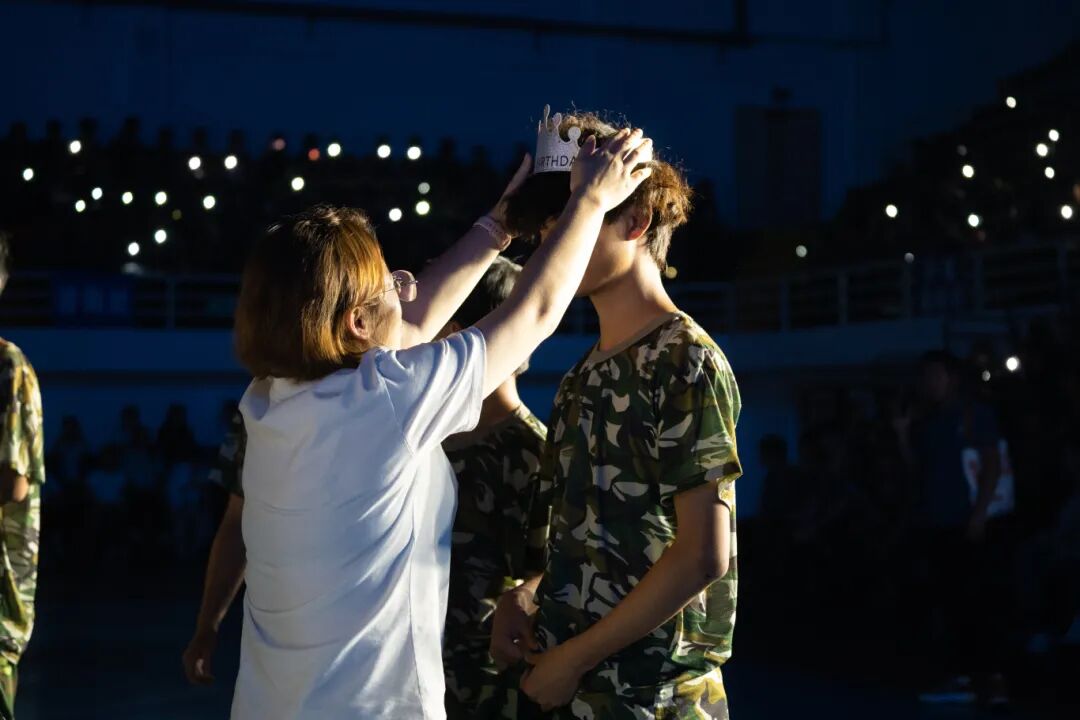 当军训集体生日会邂逅教师节，贵工这场双向奔赴太暖了(图5)