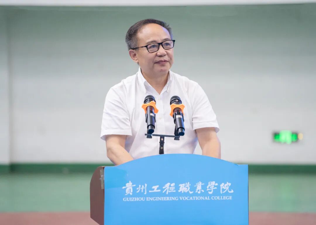 我校举行2025级新生军训结训暨开学典礼(图4)