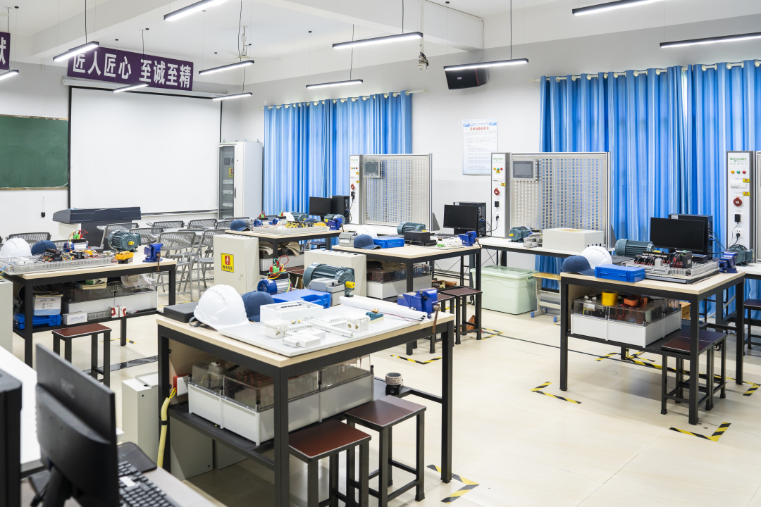 贵州工程职业学院:坚守初心做有温度的教育(图6) 贵州工程职业学院:坚守初心做有温度的教育(图6)