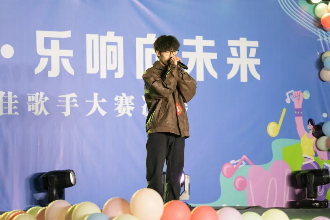 音浪炸场！第十届校园十佳歌手冠军，是他！(图7)