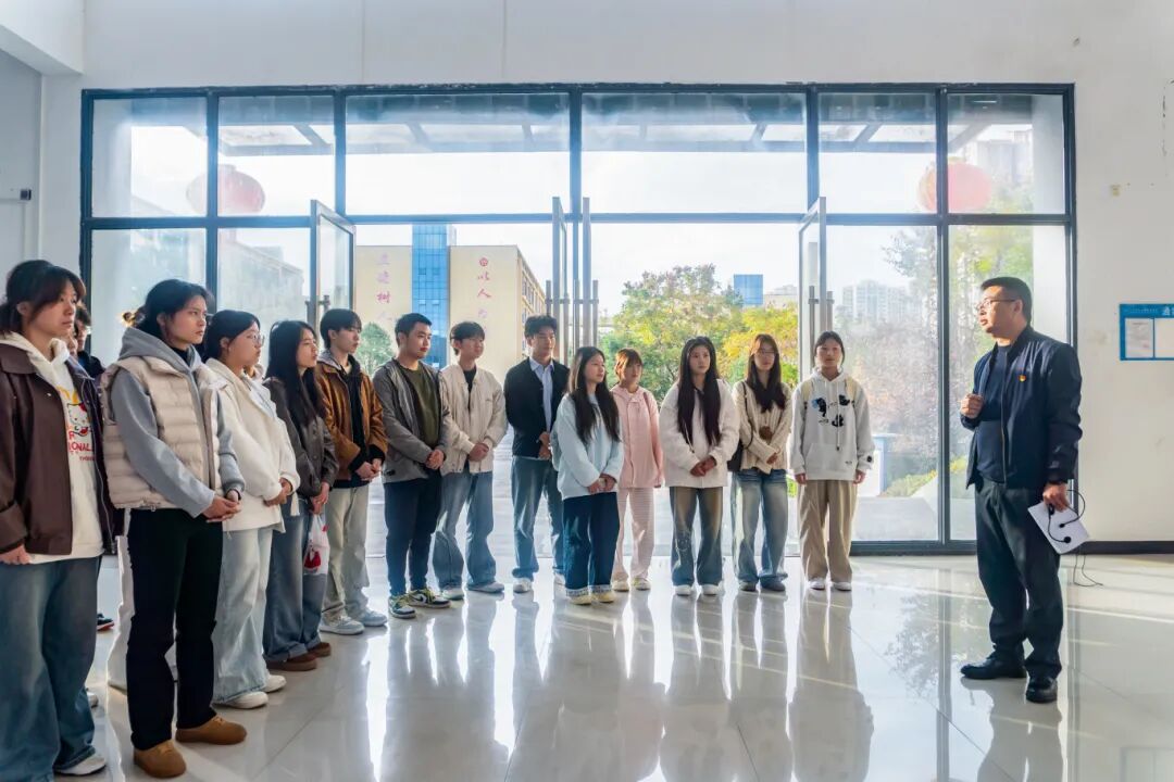 一堂“行走”的户外团课，让党建文化“声”入人心 (图2)