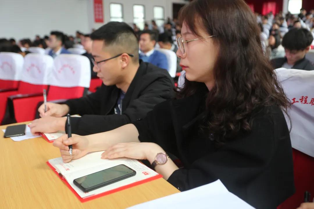 【党史学习教育】中国作家协会会员、德江县作家协会主席张贤春到我校开展党史学习教育专题讲座(图4) 【党史学习教育】中国作家协会会员、德江县作家协会主席张贤春到我校开展党史学习教育专题讲座(图4)